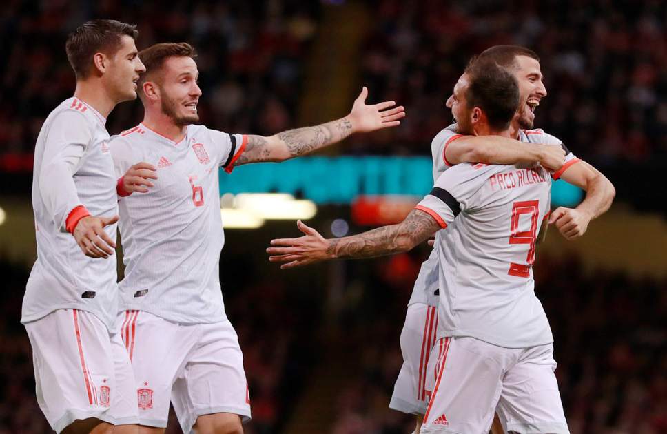 开云体育登录-英格兰羽毛球队轻取马来西亚羽毛球队，谌龙统治全场