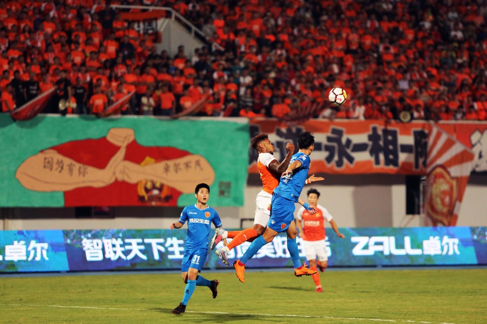 武汉卓尔主场大捷，深圳佳兆业遭遇三连败