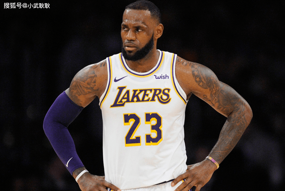 雄狐队阵容完整击败对手获胜