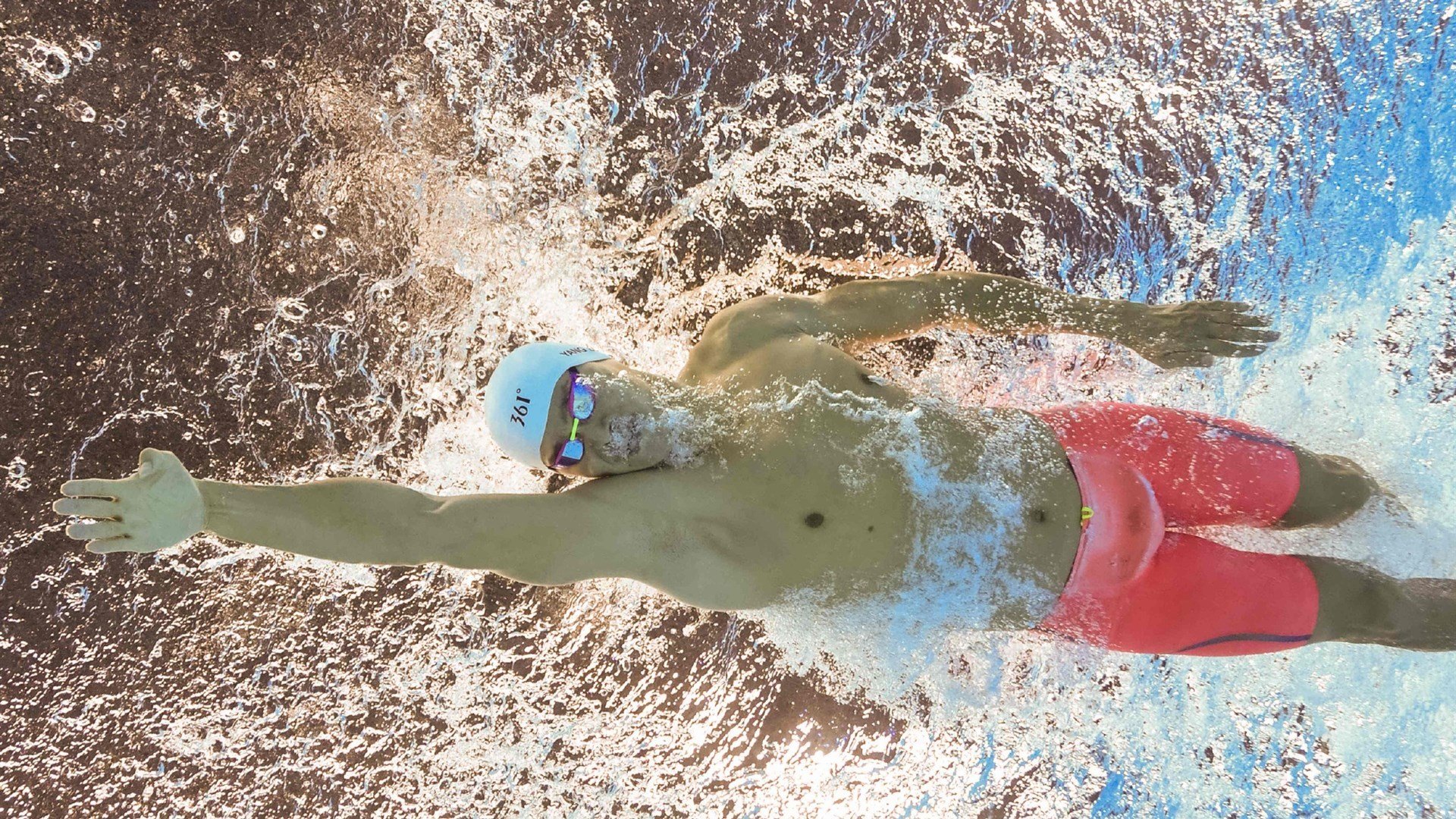 绿茵场鏖战未休，乒乓台捷报已传—多维赛场上的中国力量