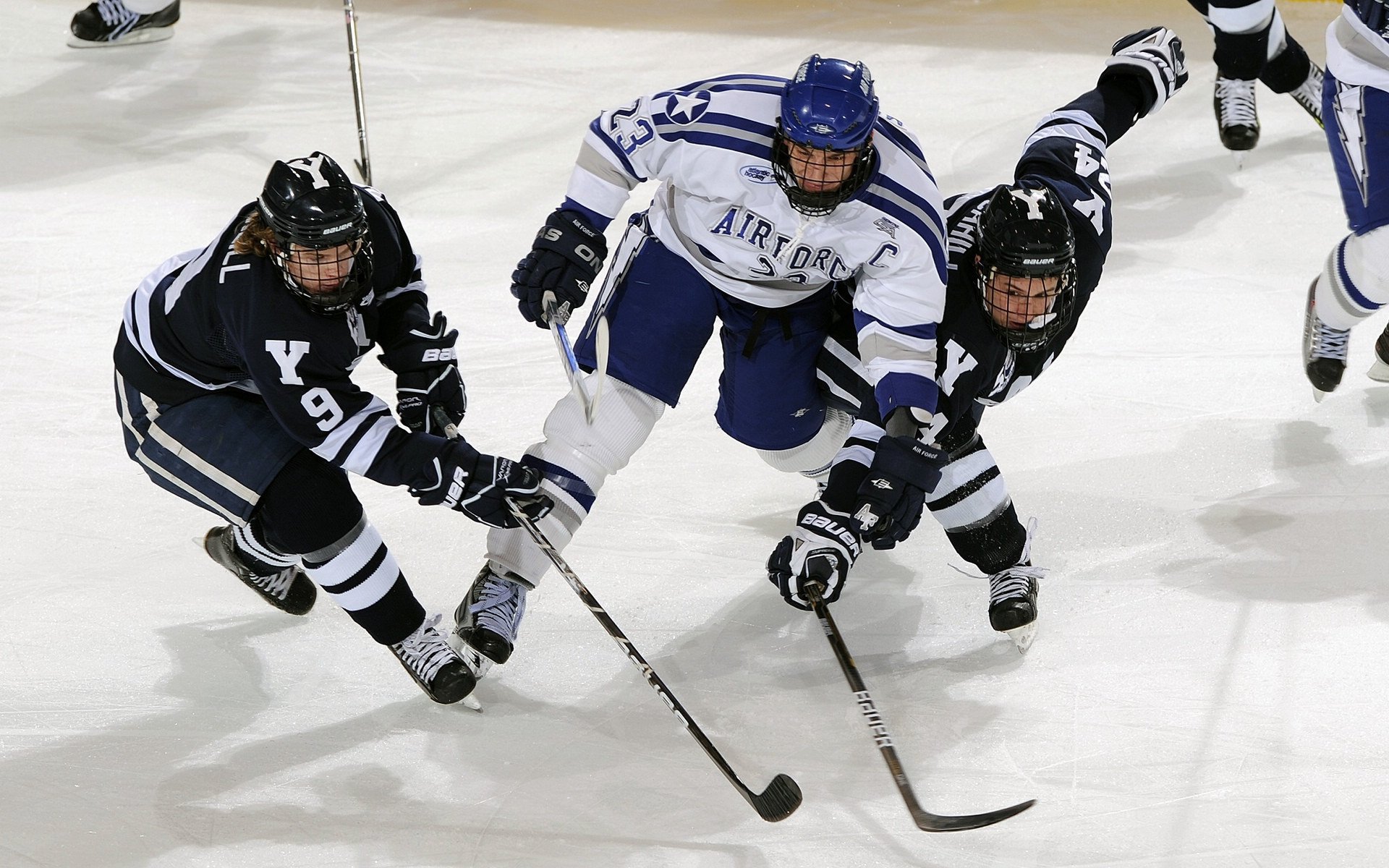 孔德爆发终结悬念，威尔士提前送瑞典出局